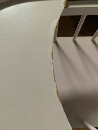 Trona de madera para niña .