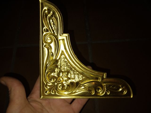 Laton esquinas, detalles