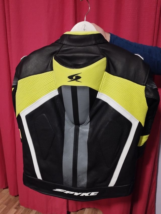 chaqueta spyke