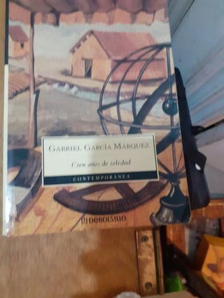 "Cien años de soledad " Gabriel García Márquez.