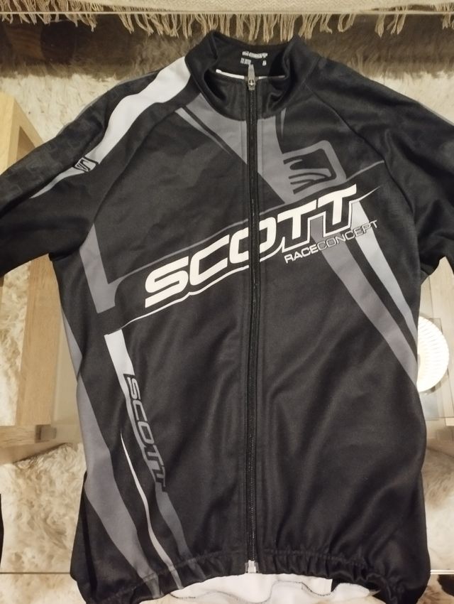 ROPA PARA MONTAR EN BICICLETA