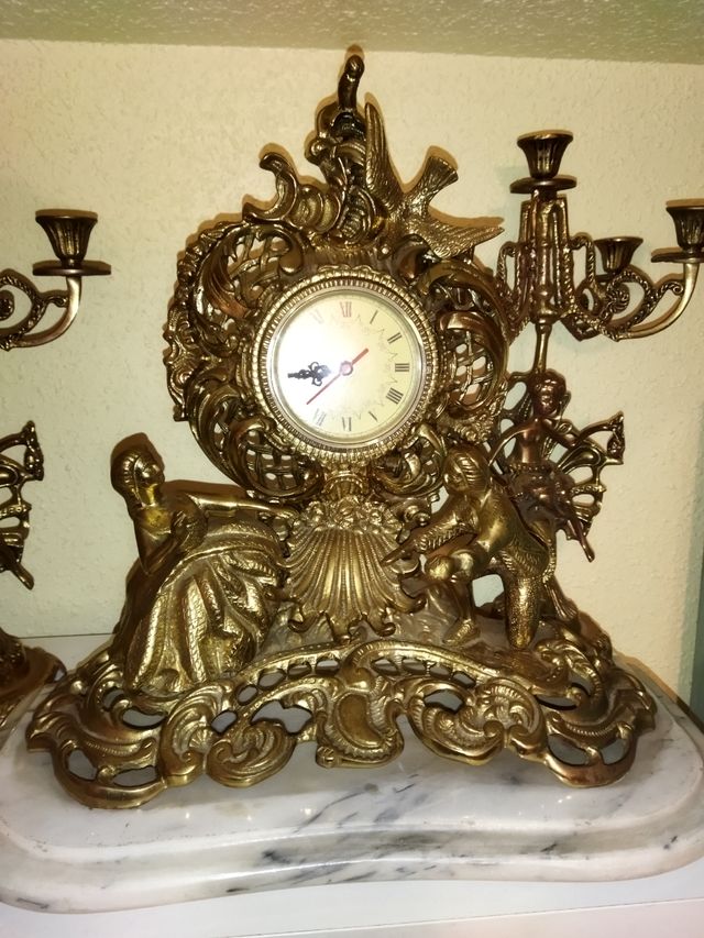 orologio antico e .fantastico in bronzo