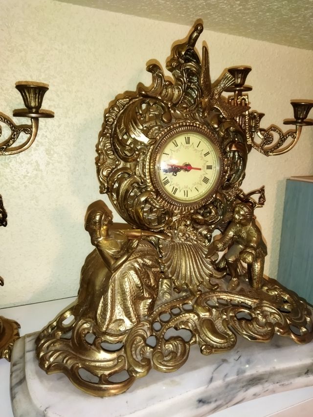 orologio antico e .fantastico in bronzo