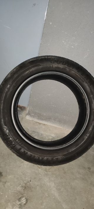 neumático Goodyear 185 60 R15