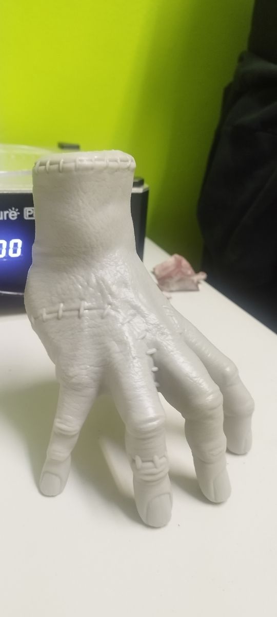 "Cosa" "Thing" "Dedos" Wednesdey.