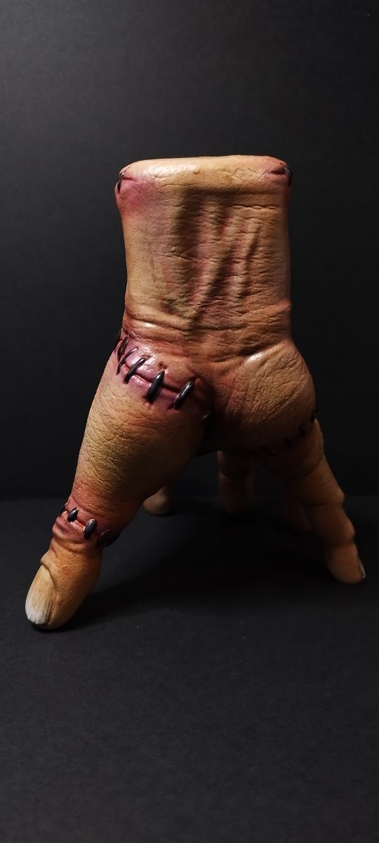 "Cosa" "Thing" "Dedos" Wednesdey.