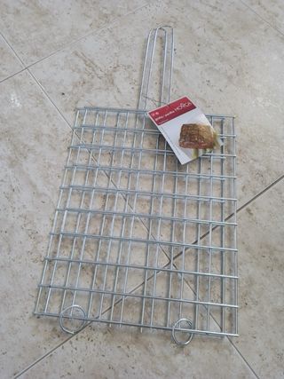 parrilla grande nueva de buena calidad