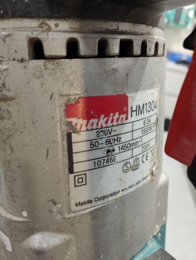 MARTILLO DEMOLEDOR MAKITA HM1304 1500W de segunda mano por 299,95 EUR ...
