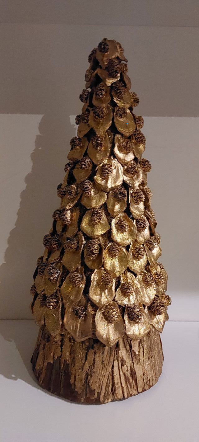 Arbol Navidad dorado elementos naturales