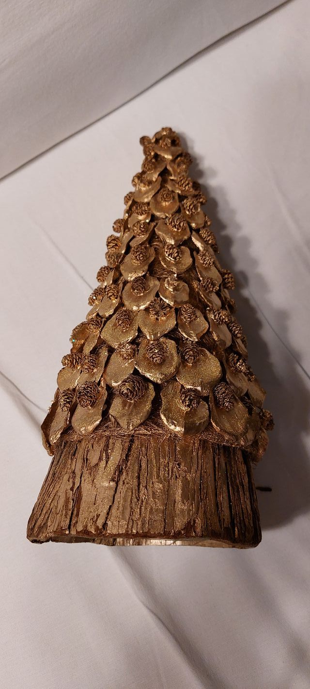 Arbol Navidad dorado elementos naturales