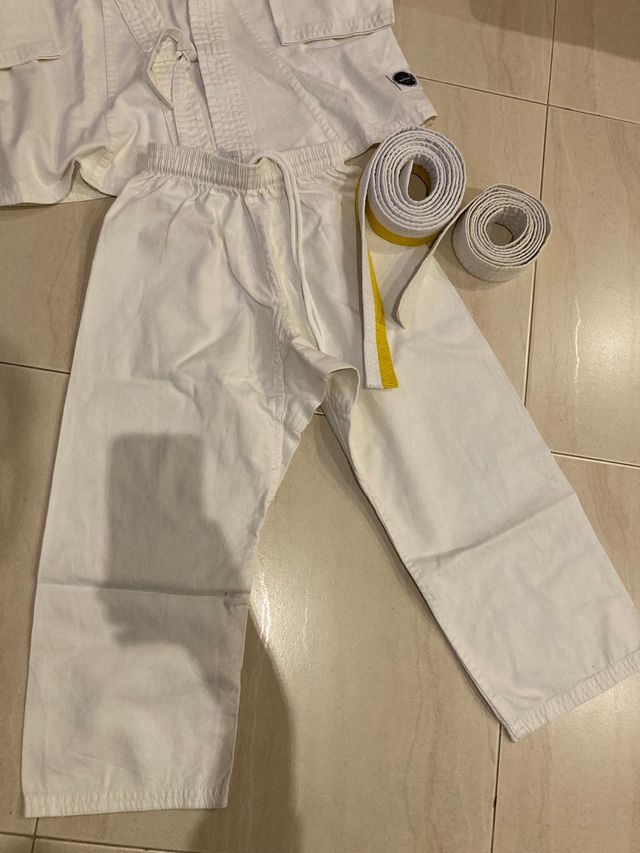 Traje judo o karate 56 años de segunda mano por 8 EUR en Majadahonda