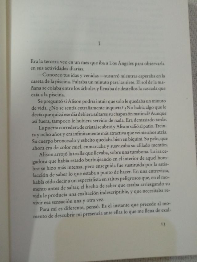 Escondido en las sombras