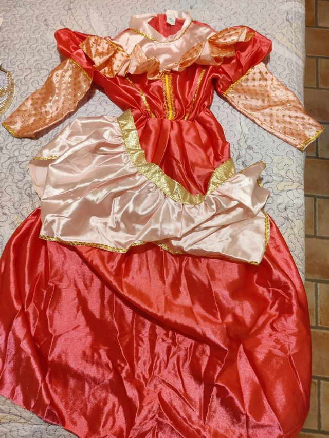 Costume da principessa tg.5/7anni