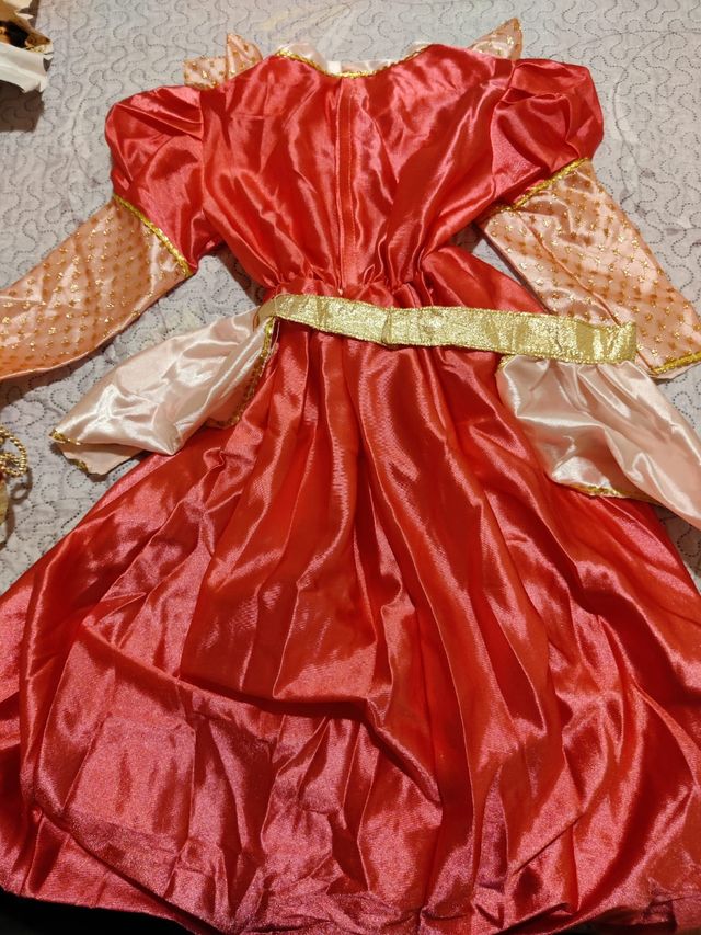 Costume da principessa tg.5/7anni
