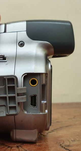 Cámara Sony DSH-H12