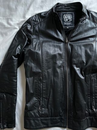 Chaqueta de cuero negro jack & jones. Talla L 