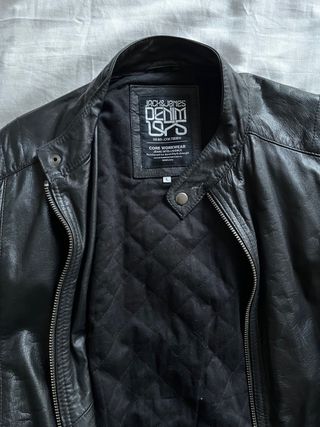 Chaqueta de cuero negro jack & jones. Talla L 