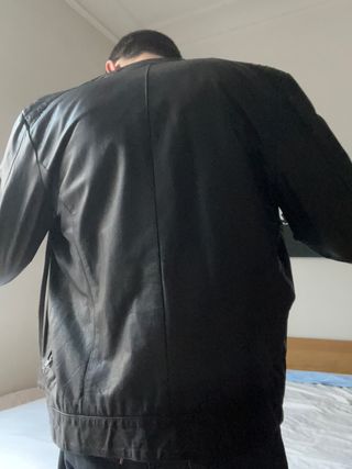 Chaqueta de cuero negro jack & jones. Talla L 