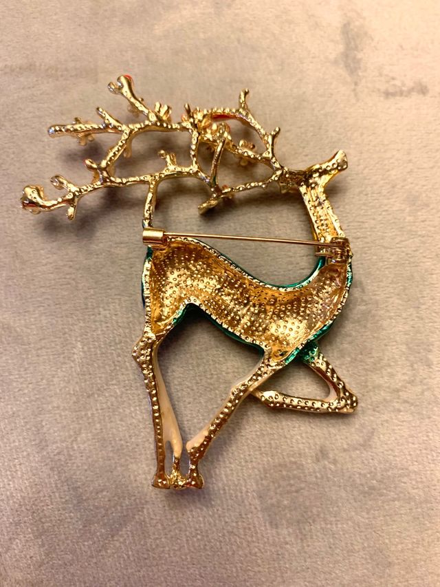 Broche alce azul con flores de cerezo. NUEVO