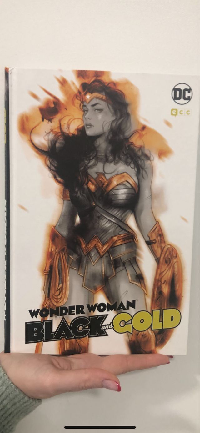 Wonder woman black and gold