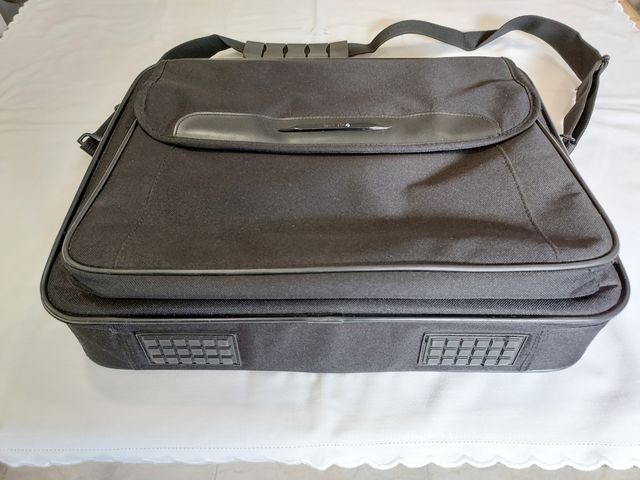 MALETÍN PARA ORDENADOR O DOCUMENTOS