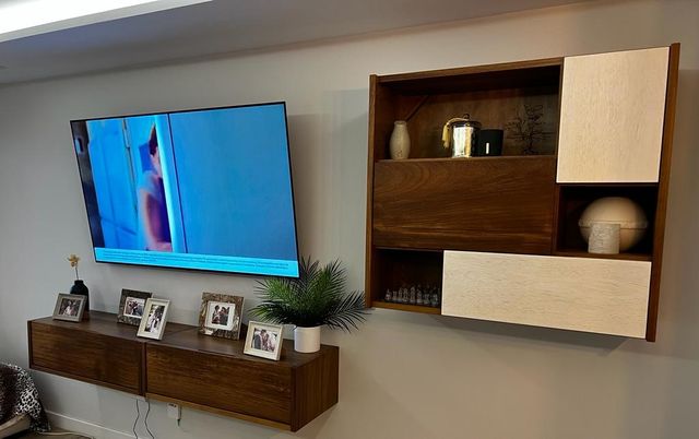 Muebles industriales en madera maciza de Iroko