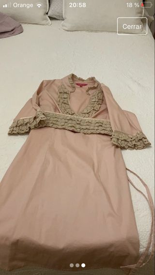 Vestido rosa con aplicaciones ganchillo