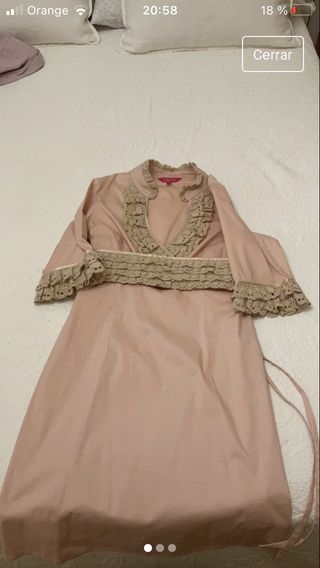Vestido rosa con aplicaciones ganchillo