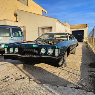 Ford thunderbird  1975