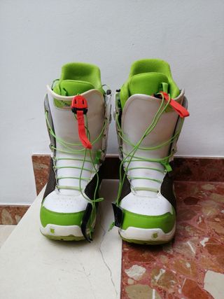 Tabla snow roxy+fijaciones+botas burton
