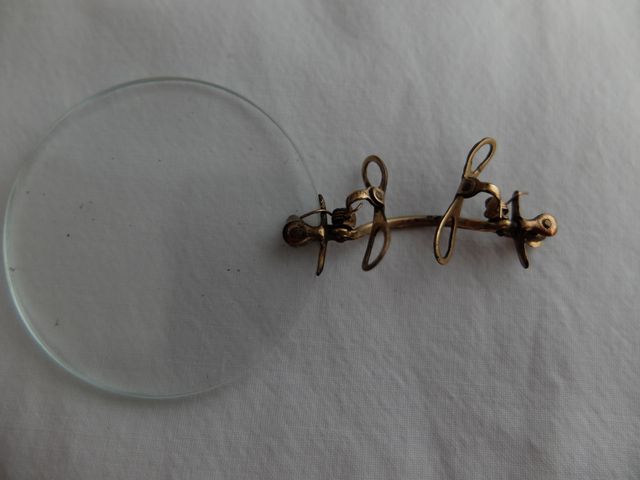 Antiguas gafas de pinza. Quevedos