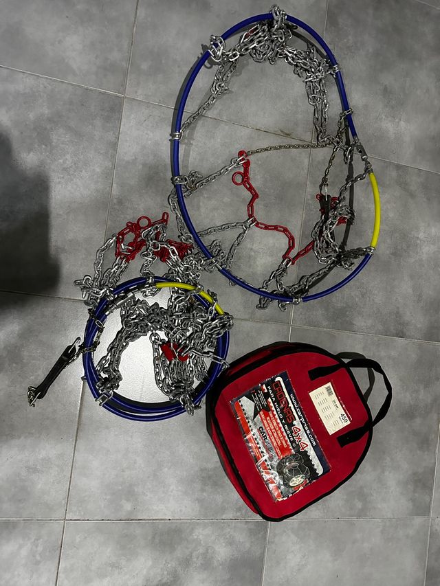 Cadenas Nieve Barro 4x4 Camión de segunda mano por 60 EUR en Molina de