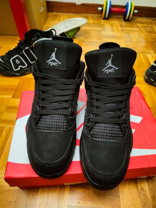 Jordan 4 negras Black Cat 44 de segunda mano por 60 EUR en Madrid en  WALLAPOP