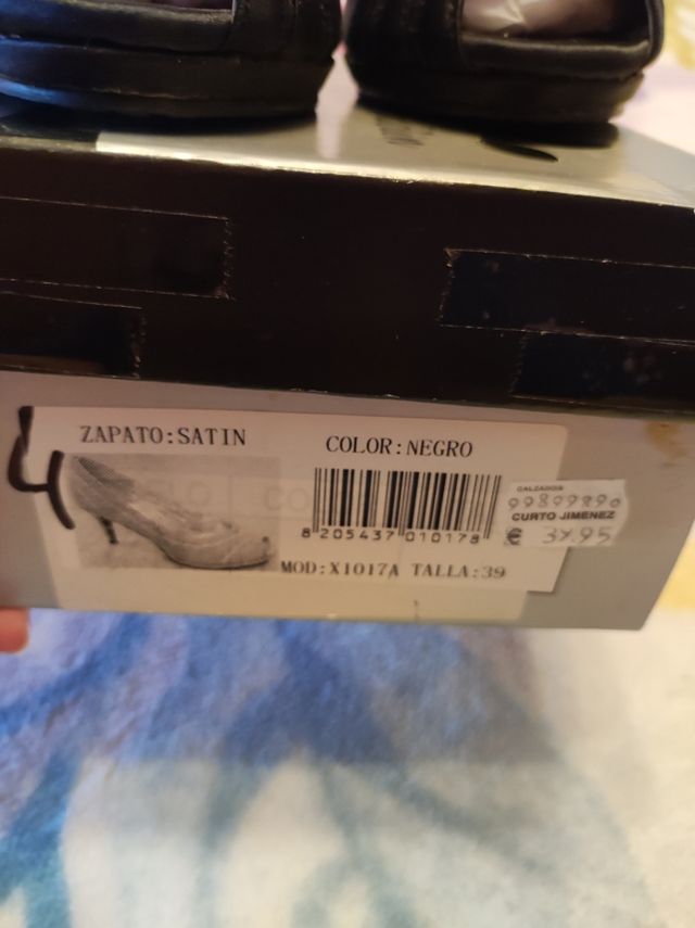 Zapatos de Fiesta. Negros. Talla 39