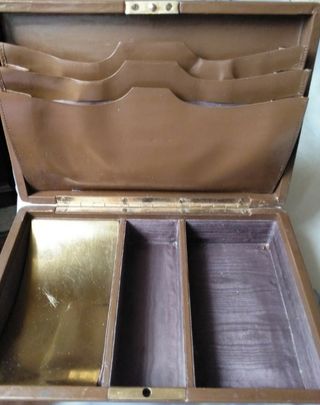 caja de dinero retro vintage decada de los 70