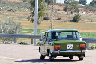 ALQUILER Seat 124 (1975) y VW Corrado (1989)