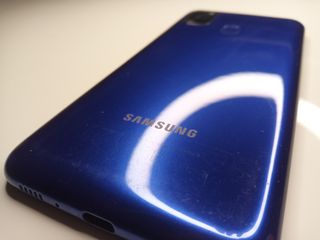 Telefono SAMSUNG Galaxy M21 con 4 GB di RAM, 64 GB di ROM