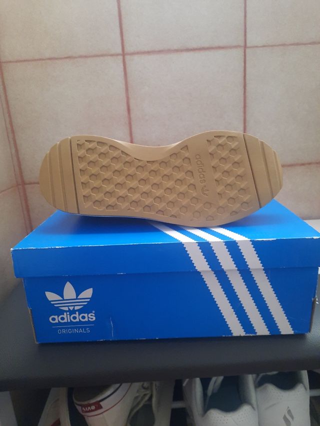 Deportivas  Adidas N° 38 color burdeos