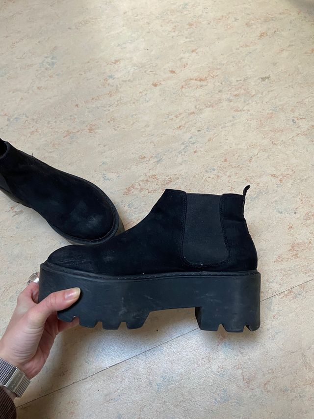 botas botines negros pull&bear