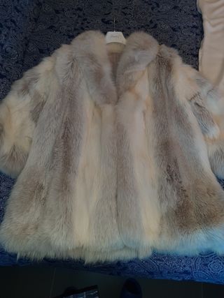 Pelliccia di volpe bianca