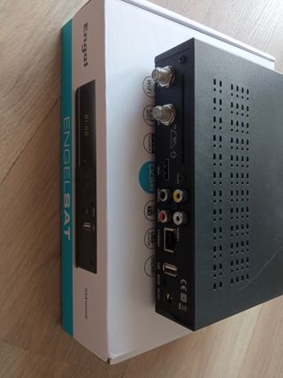 Receptor satélite Engel, Regalo cable antena de 