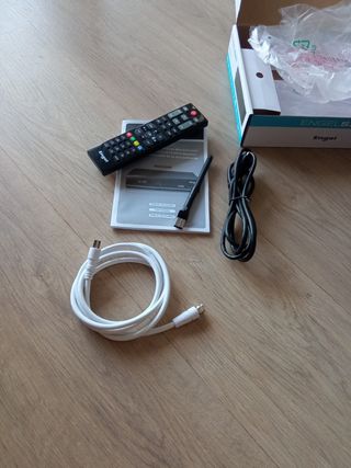 Receptor satélite Engel, Regalo cable antena de 