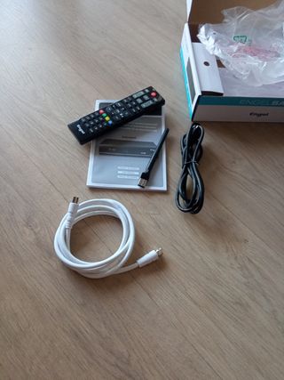 Receptor satélite Engel, Regalo cable antena de 