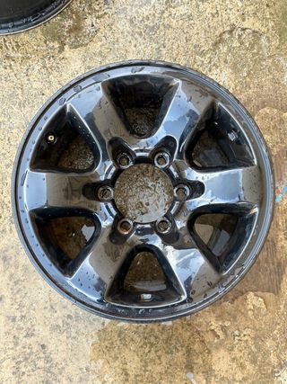 Llantas Nissan GR