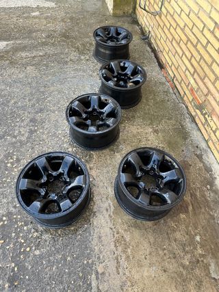 Llantas Nissan GR