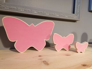 Decorazione in legno massello a 3 pezzi con farfalle rosa