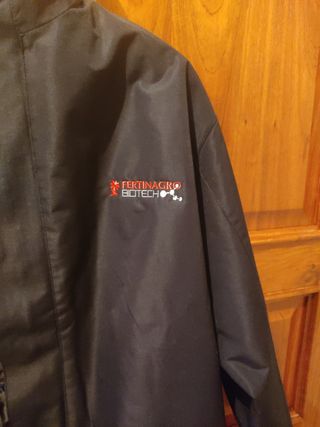 CAZADORA HOMBRE 2XL SIN ESTRENAR 