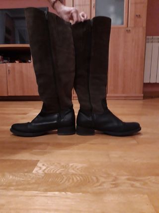 Botas altas de mujer talla 39.
