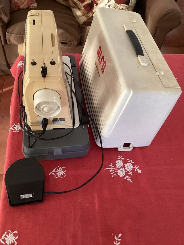Máquina de coser Alfa Prima