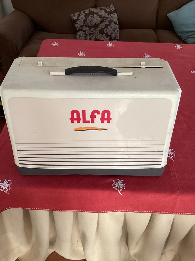 Máquina de coser Alfa Prima